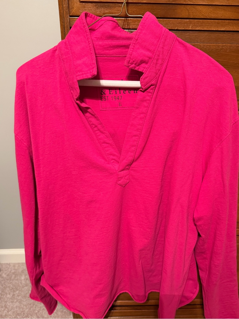 Frank & Eileen Patrick. Size Large. Magenta color.